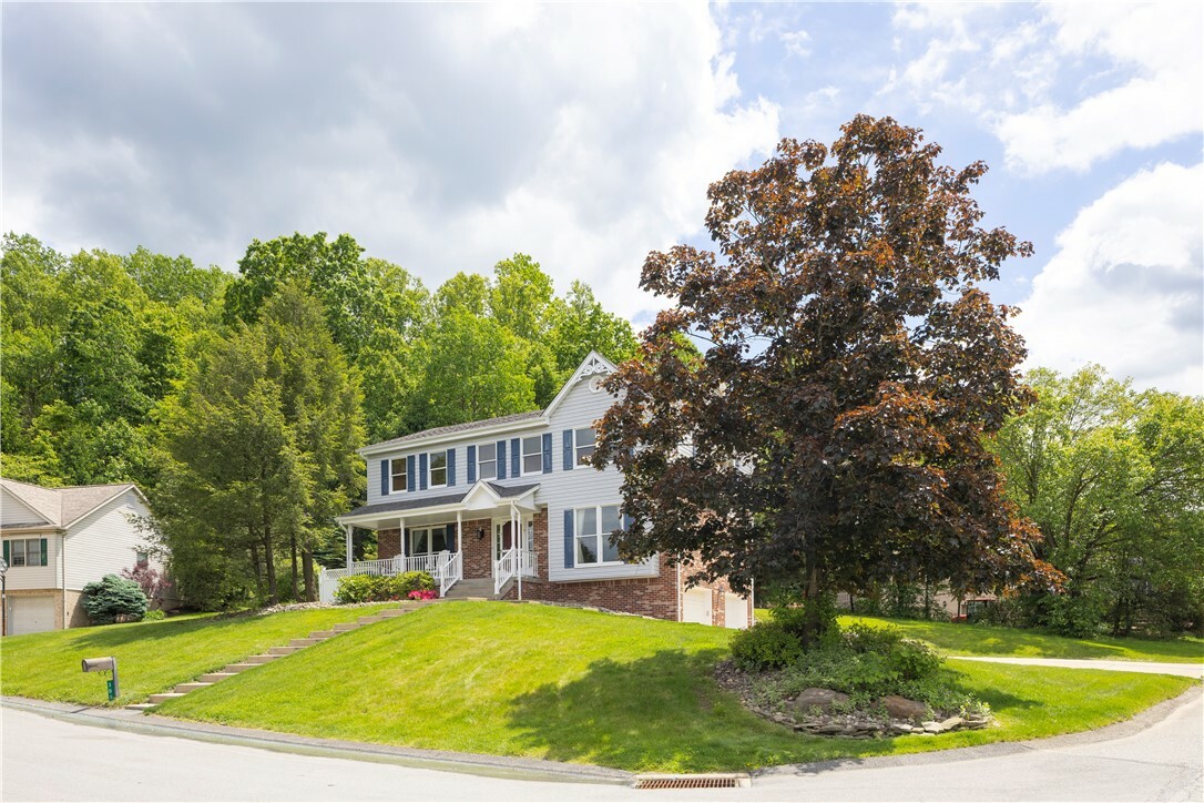 Property Photo: 301 Dogwood Dr PA 15626