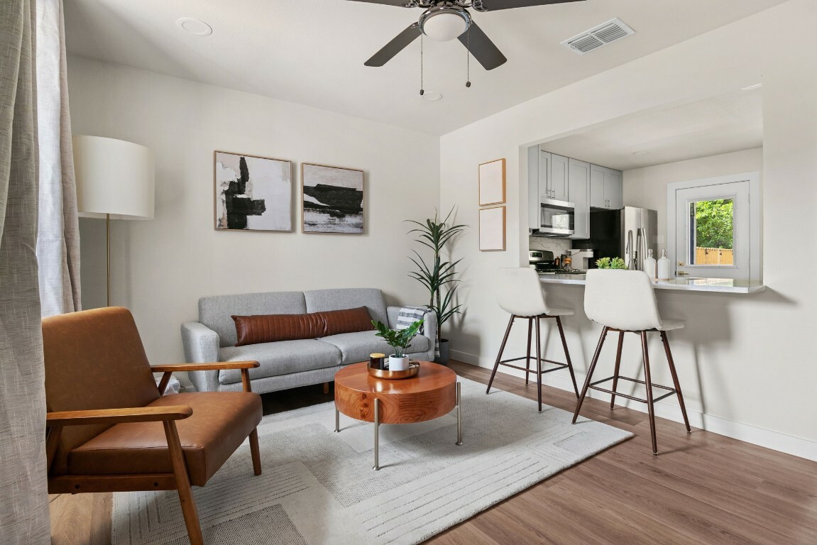 Property Photo: 1618 Webberville Road B TX 78721
