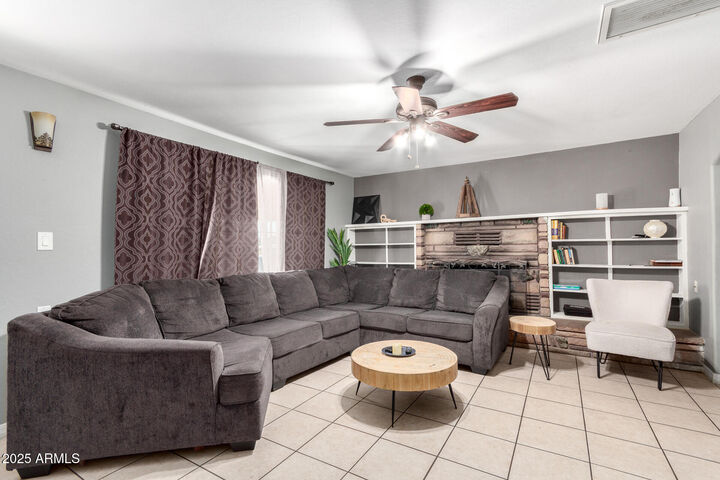 Property Photo:  2064 W 2nd Street  AZ 85201 