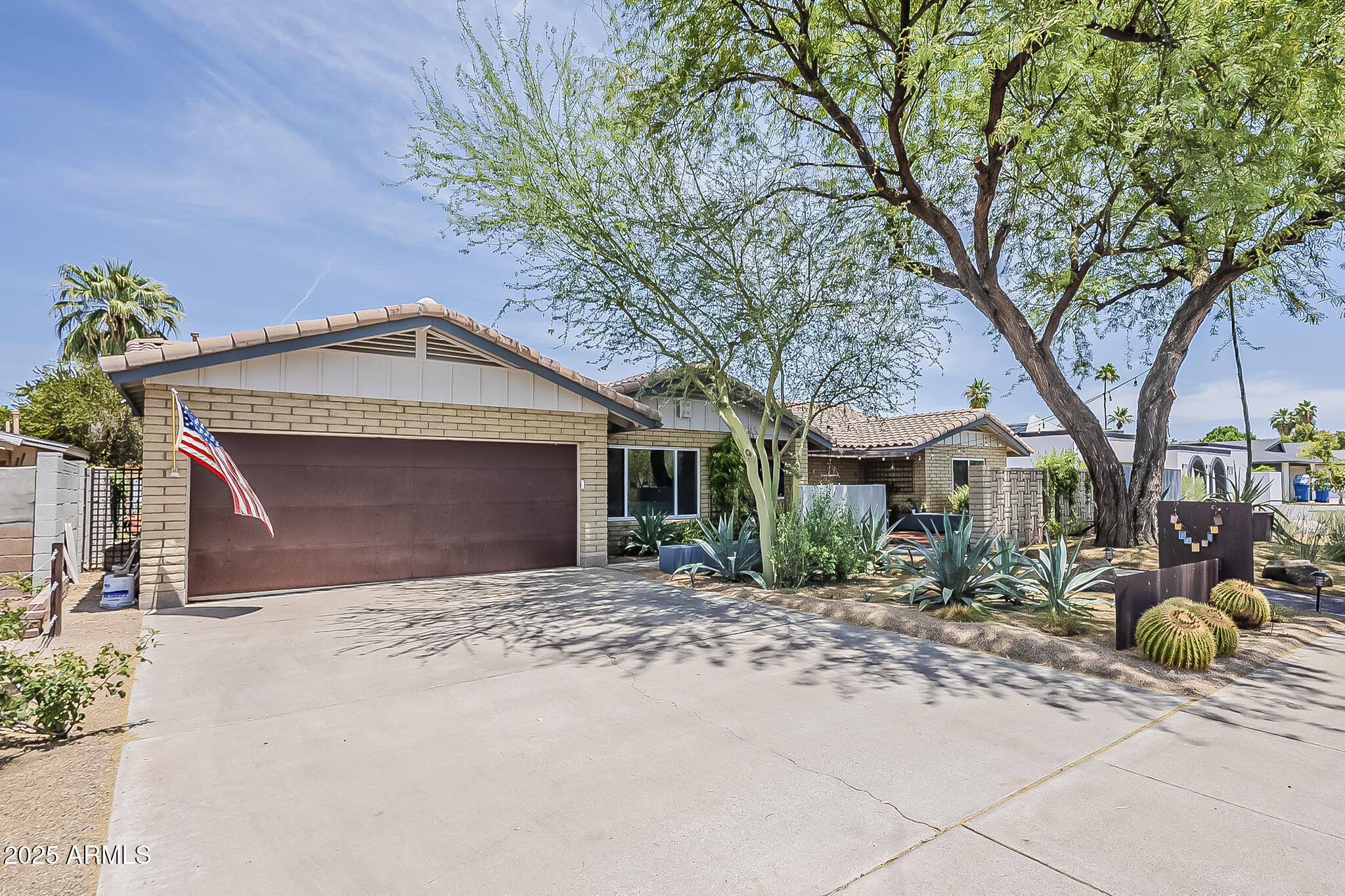Property Photo: 402 E Claremont Street AZ 85012