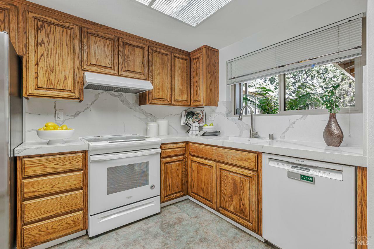 Property Photo: 7 Salvatore Drive CA 94949