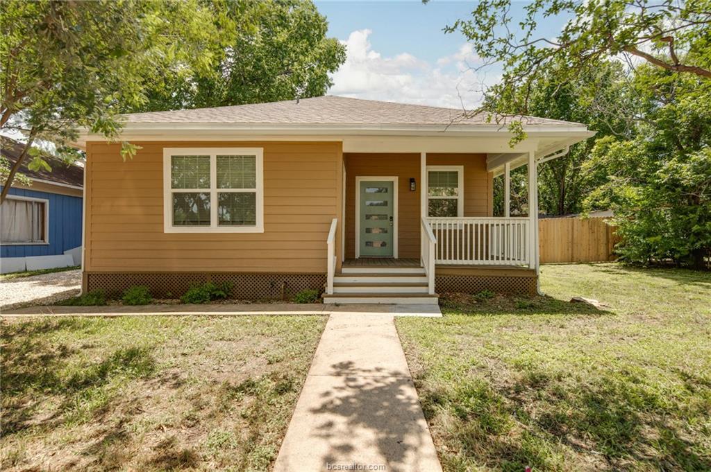 Property Photo:  811 Travis Street  TX 77803-4866 