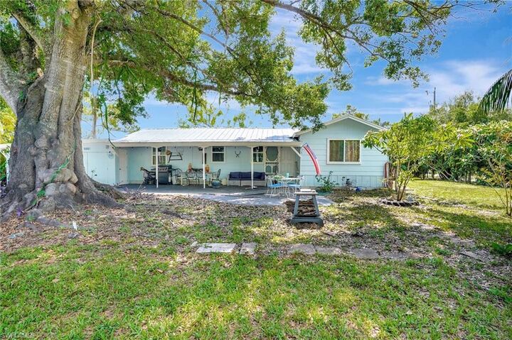 Property Photo:  2153 Twin Brooks Rd  FL 33917 