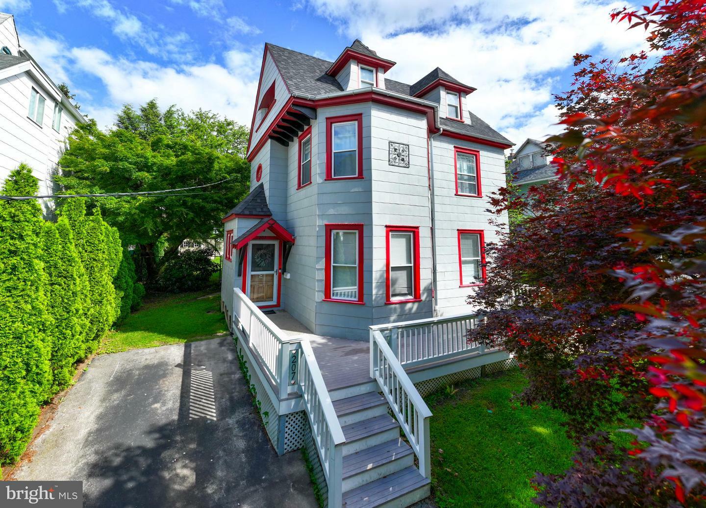 Property Photo: 207 E Ridley Avenue PA 19078