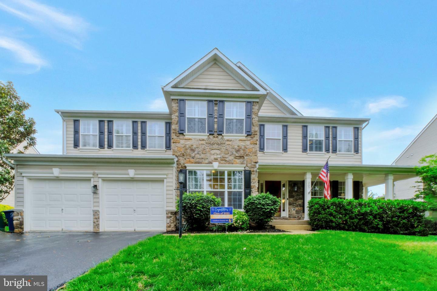 Property Photo: 207 Alpine Drive SE VA 20175