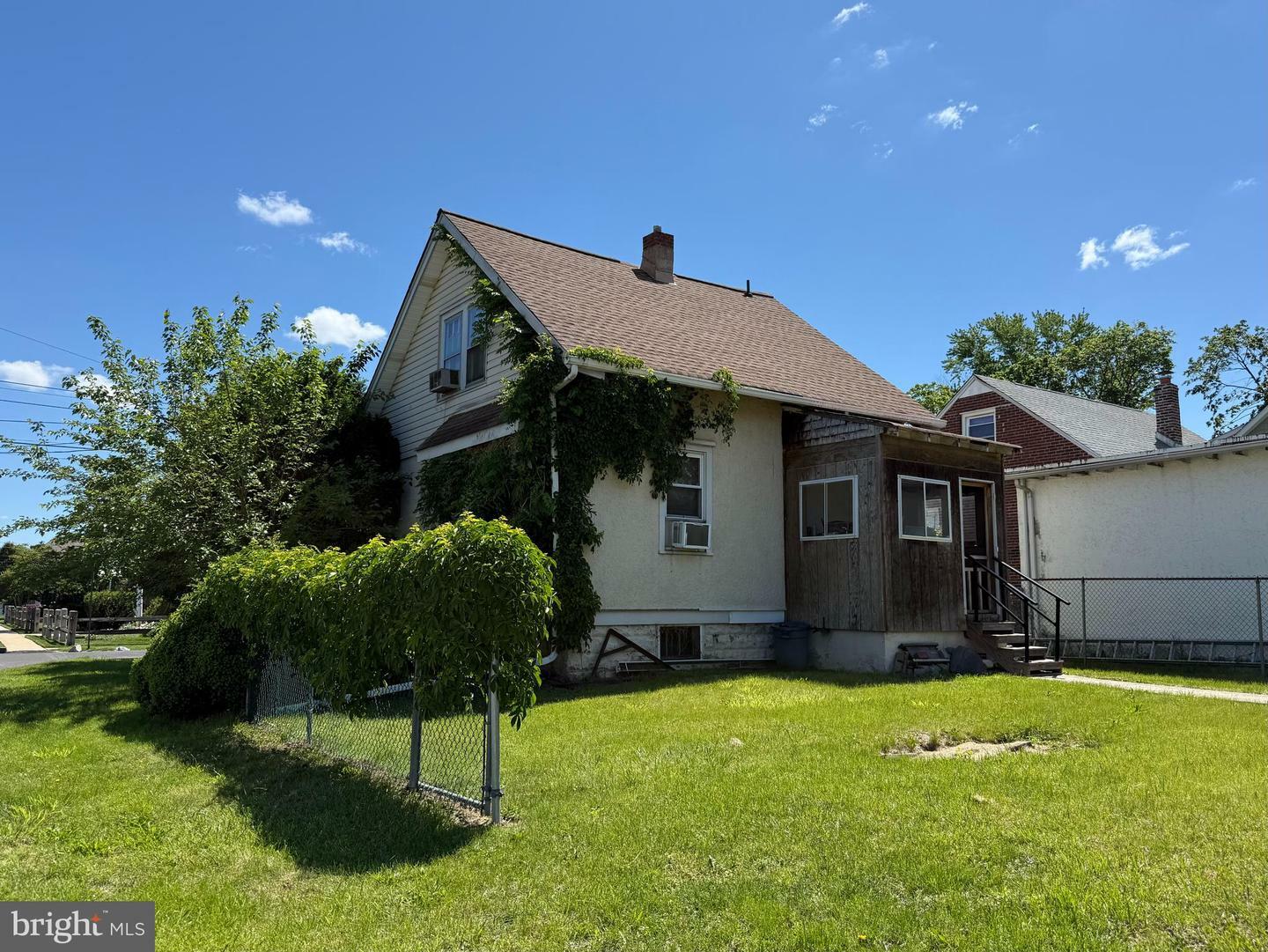 Property Photo: 1124 Beverly Avenue PA 19020