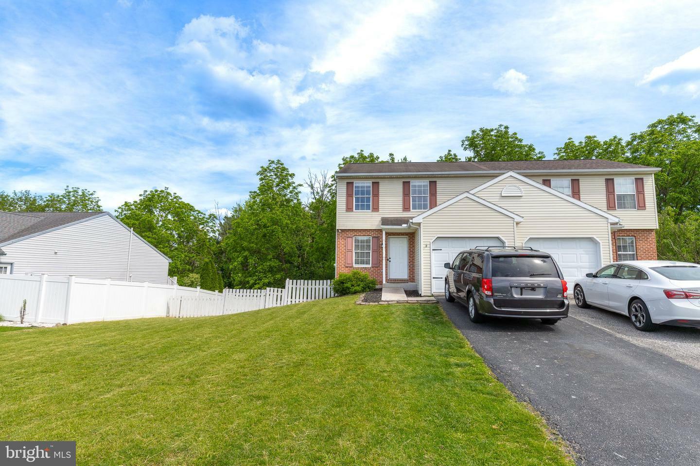 Property Photo: 2051 Wyatt Circle PA 17315