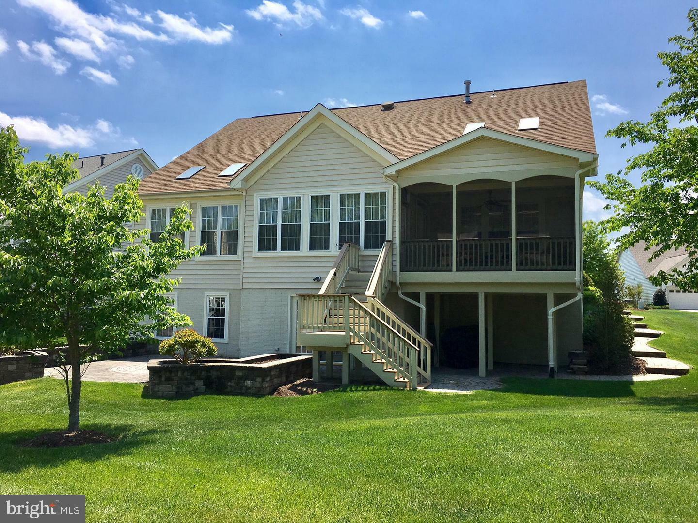 Property Photo: 13404 Fieldstone Way VA 20155
