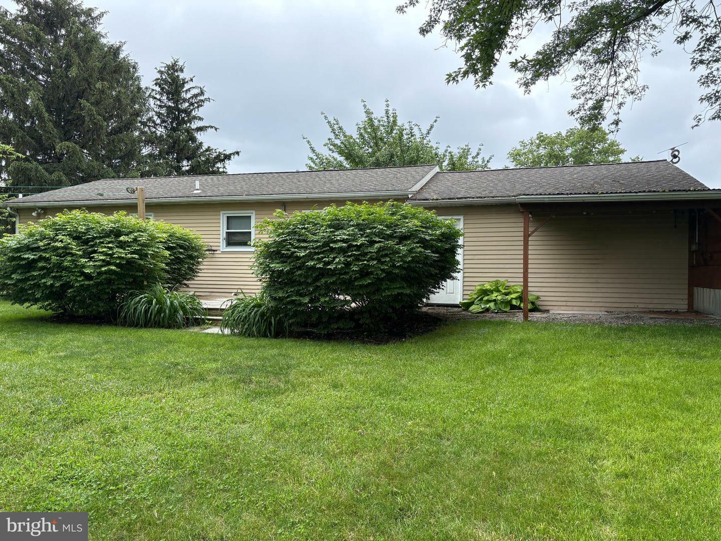 Property Photo: 503 Deer Run Road PA 17543