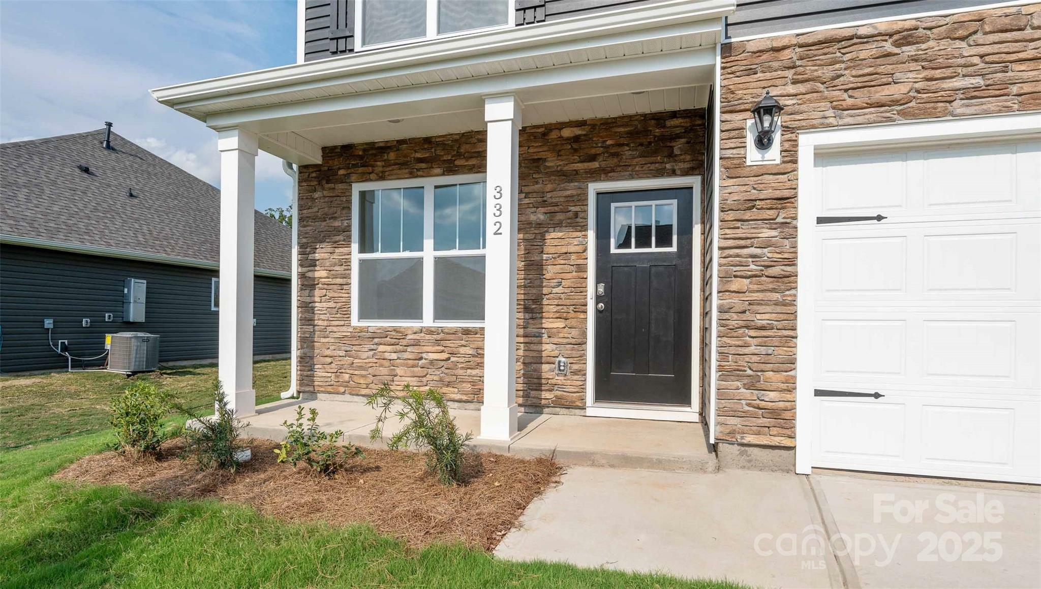 Property Photo:  827 Adelston Lane  NC 28804 