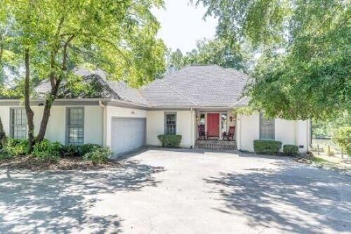 Property Photo:  409 Santee Drive  SC 29142 