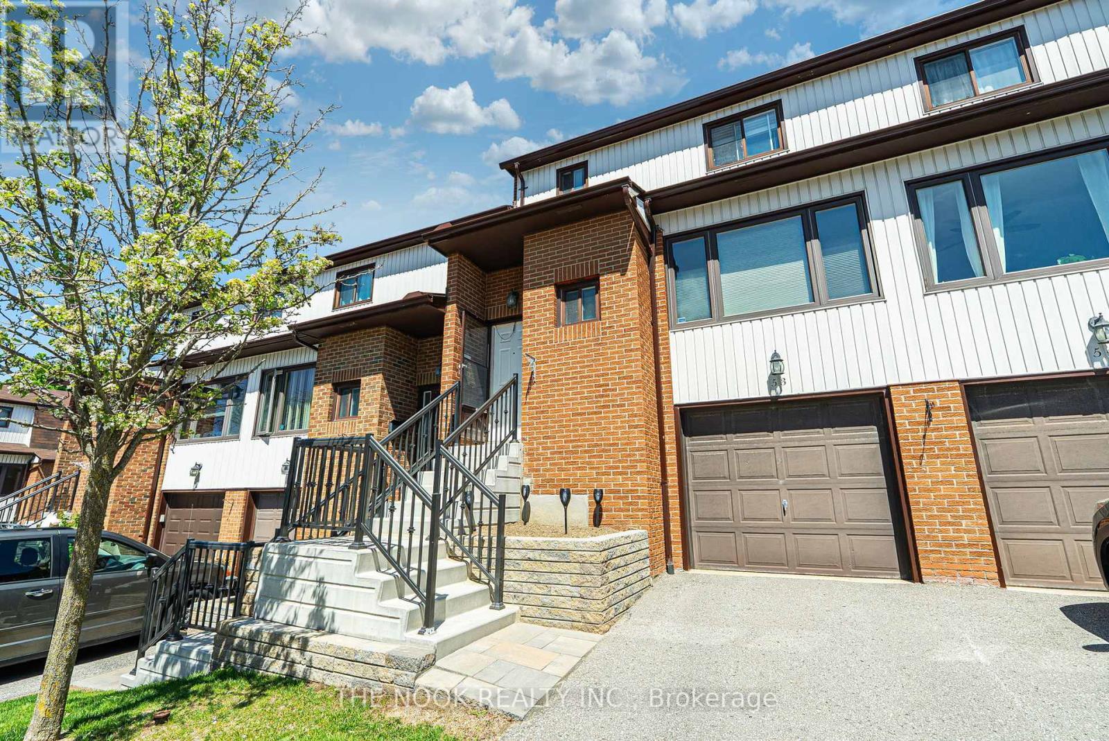 Property Photo: 765 Oklahoma Drive 53 ON L1W 3C9