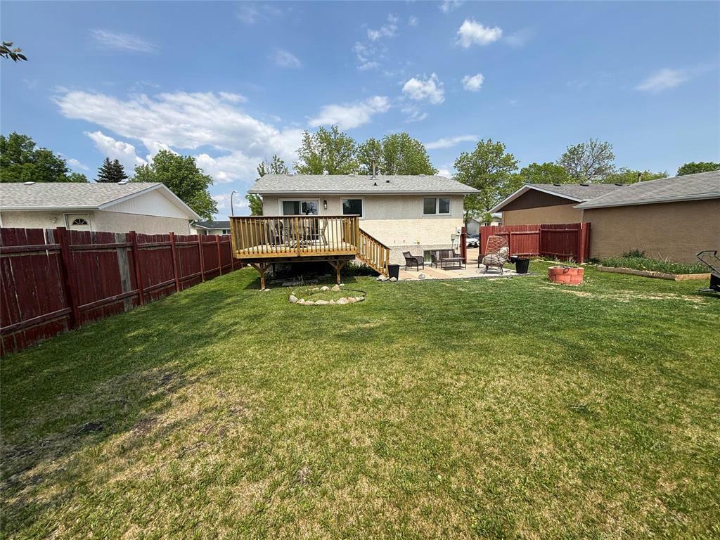 Property Photo: 126 Cartwright Road MB R2P 0R9