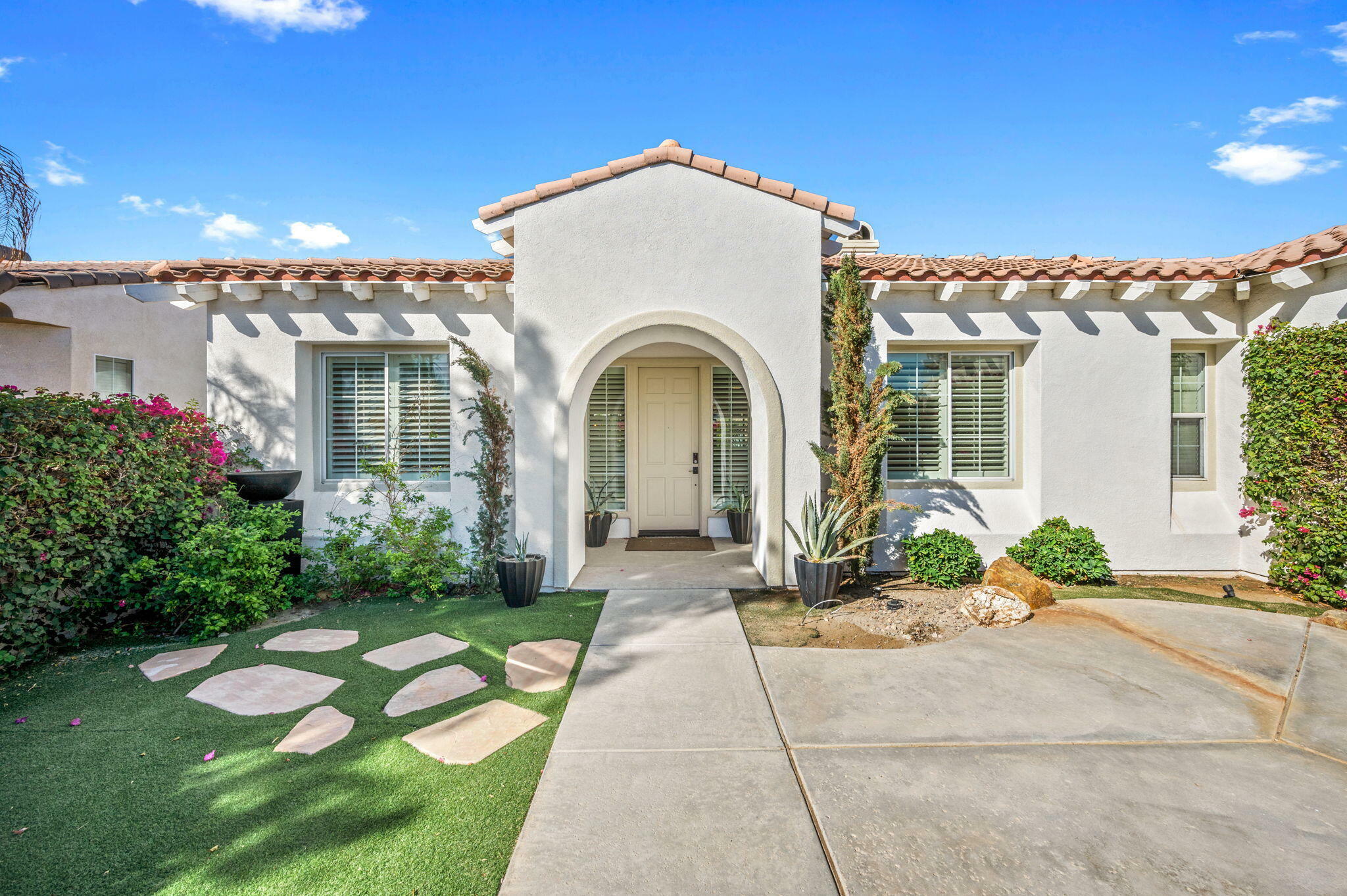 Property Photo: 44875 Via Catalina CA 92253