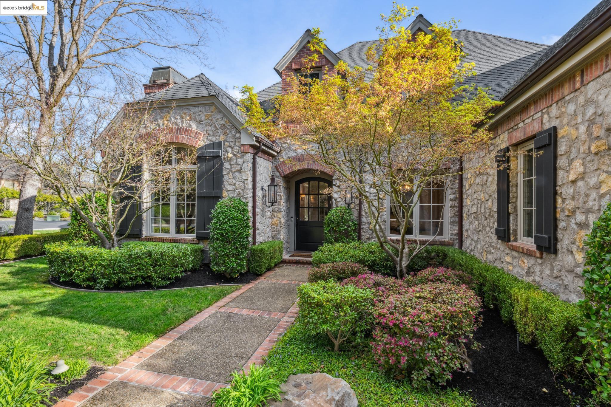 Property Photo:  21 Samantha Dr  CA 94549 