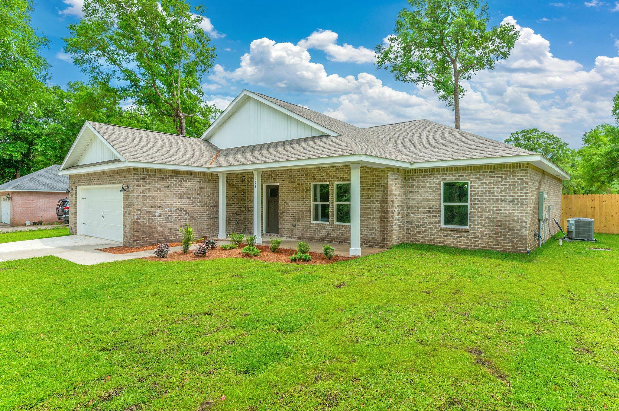 Property Photo: 581 Ridge Lake Road FL 32536