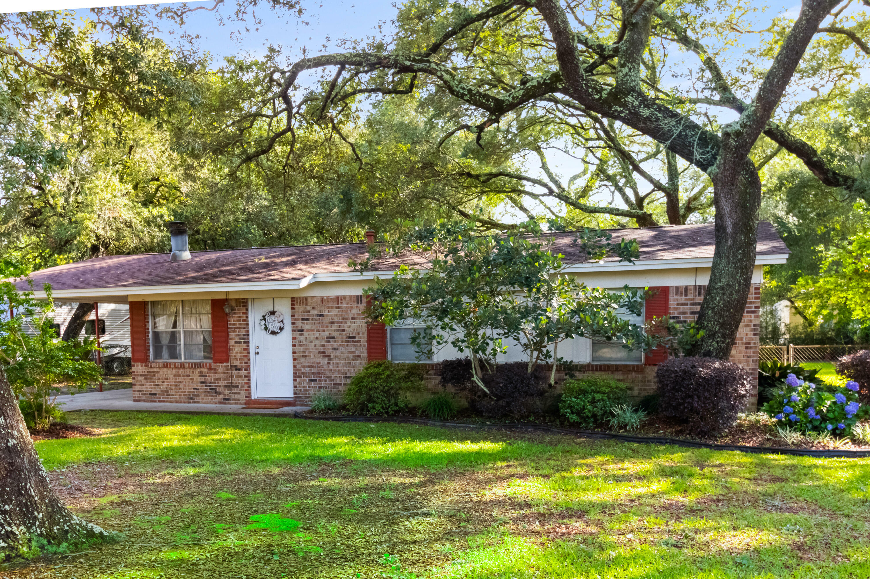 Property Photo:  132 NW Alabama Avenue  FL 32548 