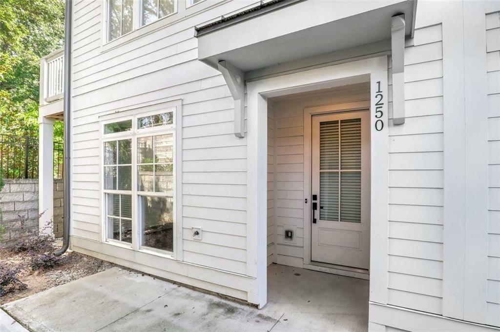 Property Photo: 1250 Oxley Lane NW GA 30307