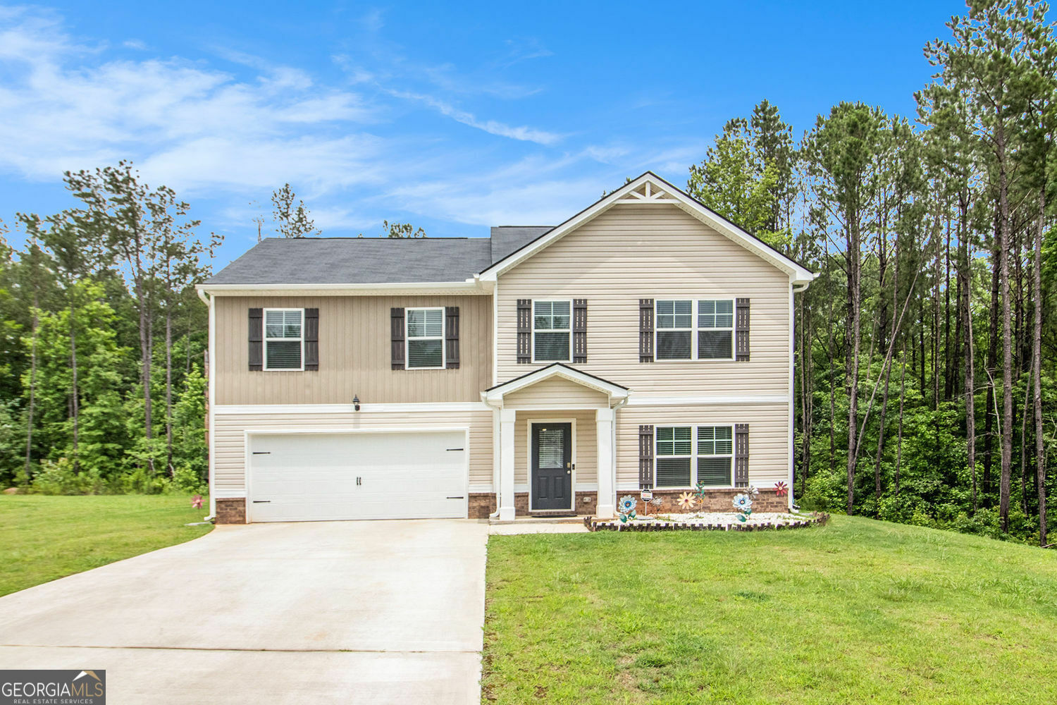 Property Photo: 210 Jenny Court GA 30220
