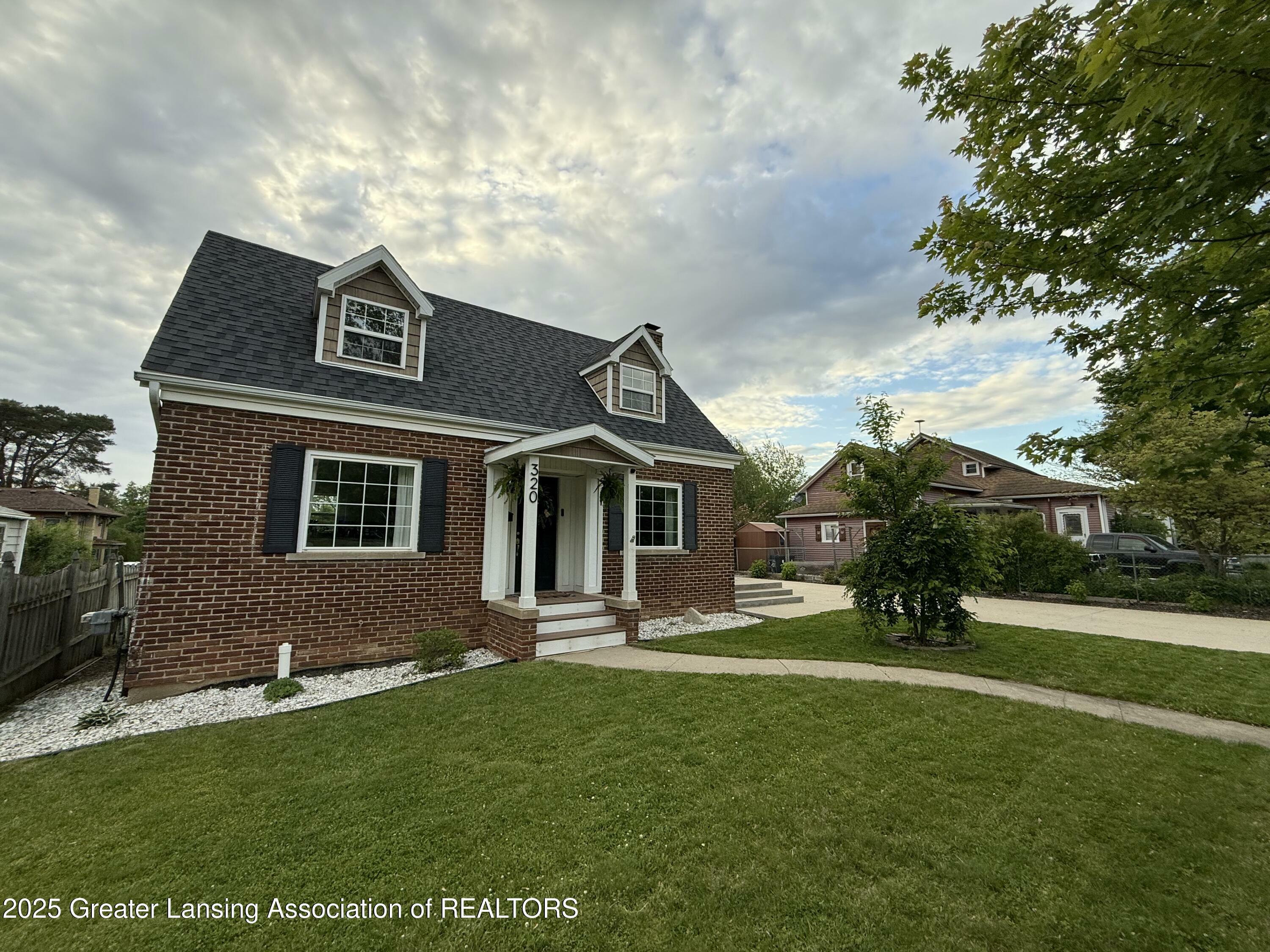Property Photo: 320 Elm Street MI 48875