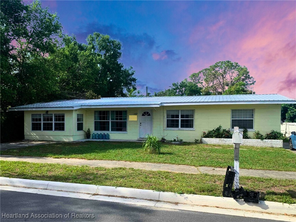 1009 Taseschee Drive  Sebring FL 33870 photo