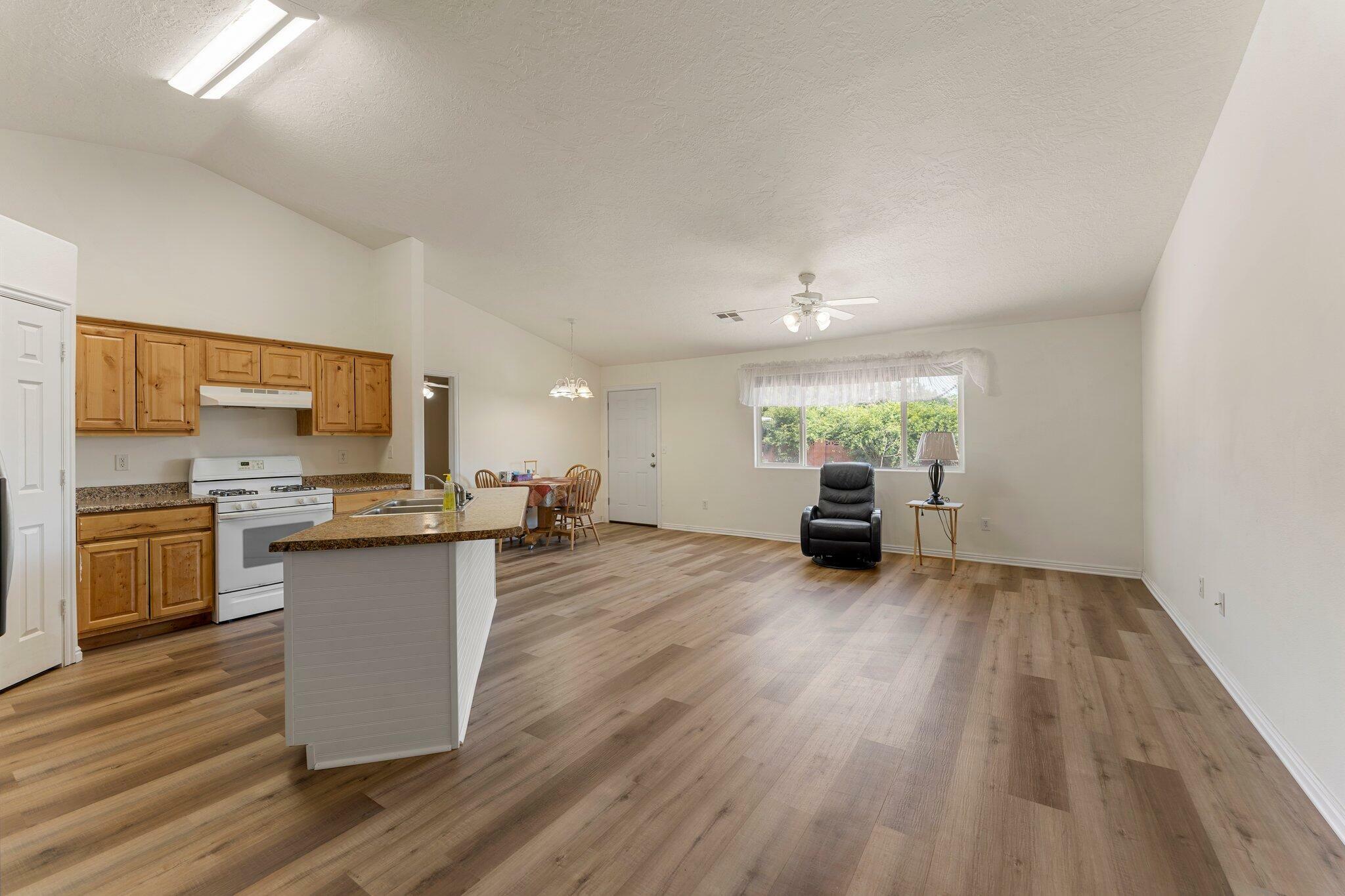 Property Photo: 154 E Cyndi Ln UT 84745
