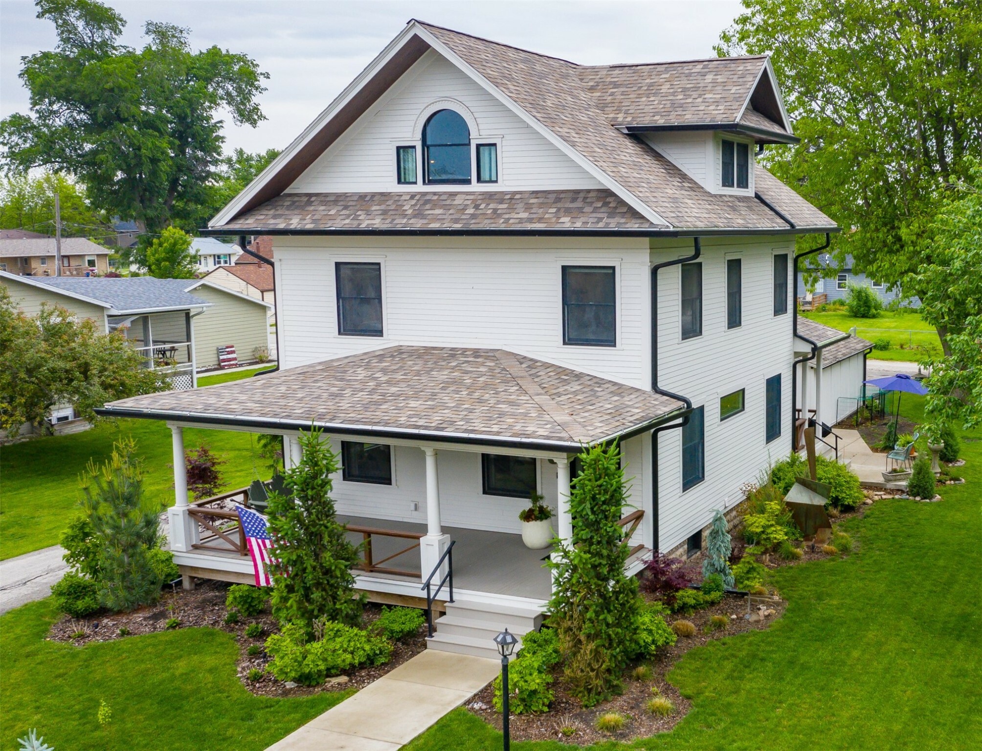Property Photo: 306 N 1st Avenue IA 50124