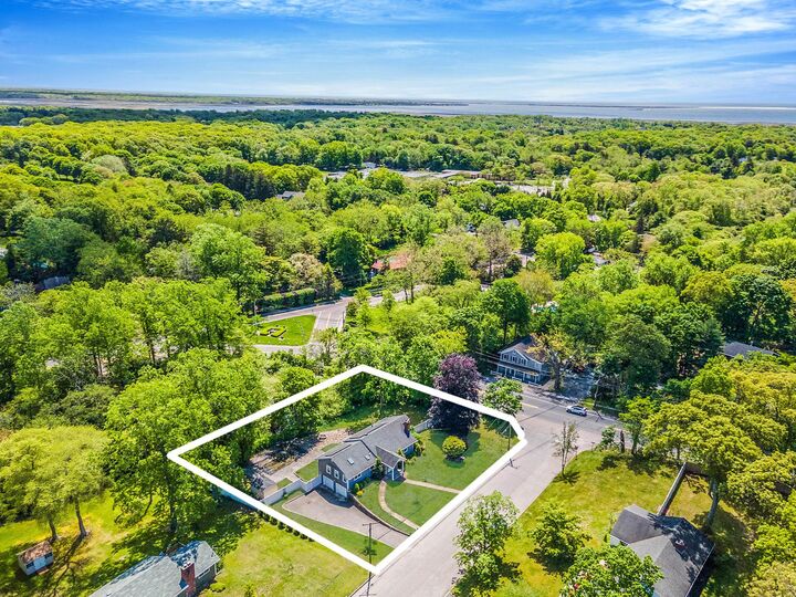 1 Beaver Court  Brookhaven NY 11719 photo