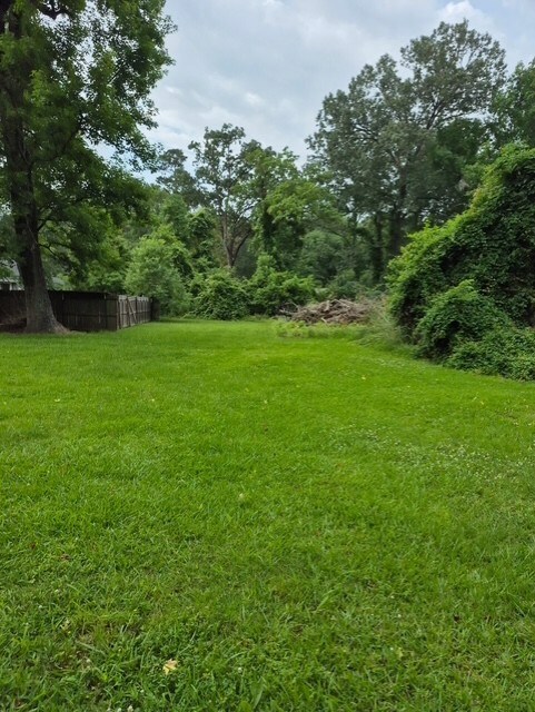 Property Photo: 505 (2) S Home St TX 75939