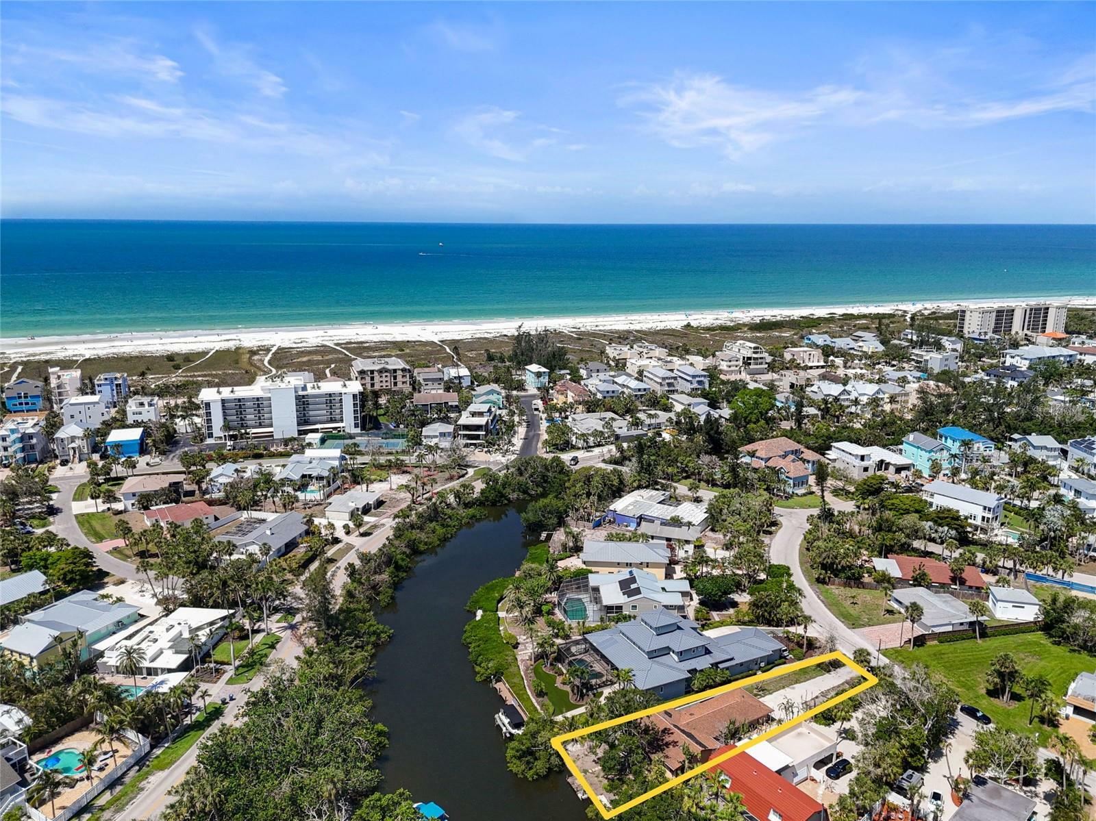 Property Photo: 30 Island Circle FL 34242