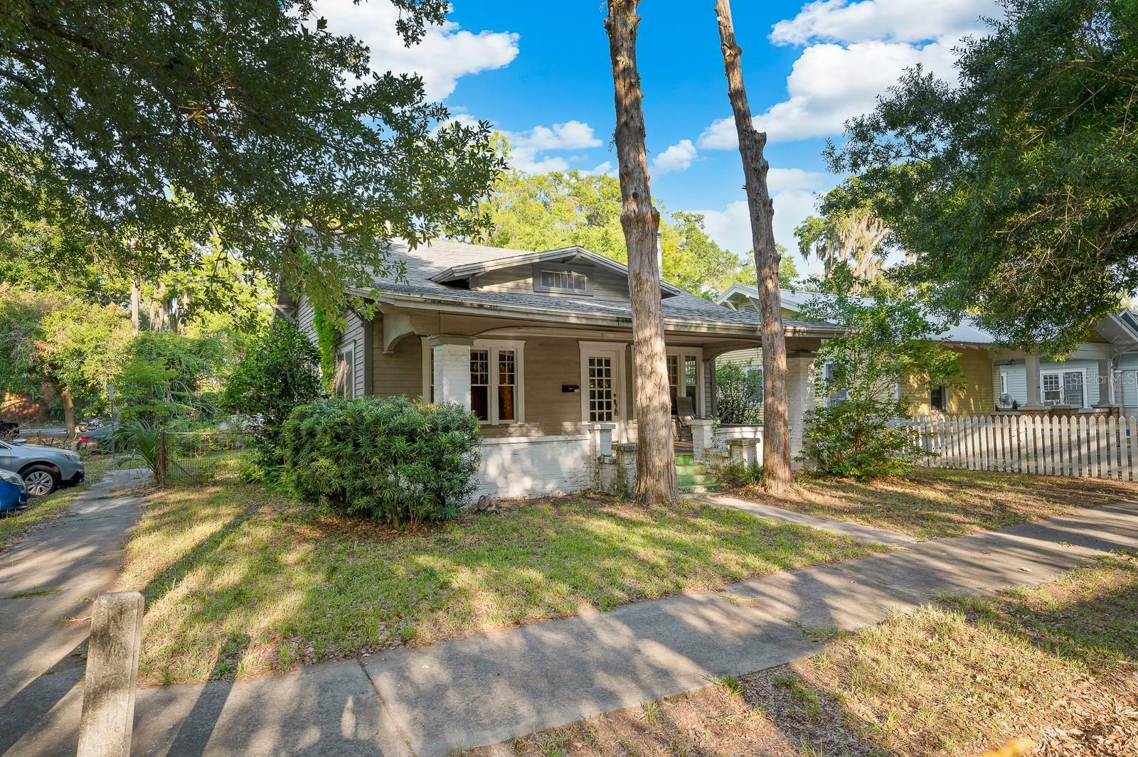 Property Photo: 119 NW 7th Terrace FL 32601