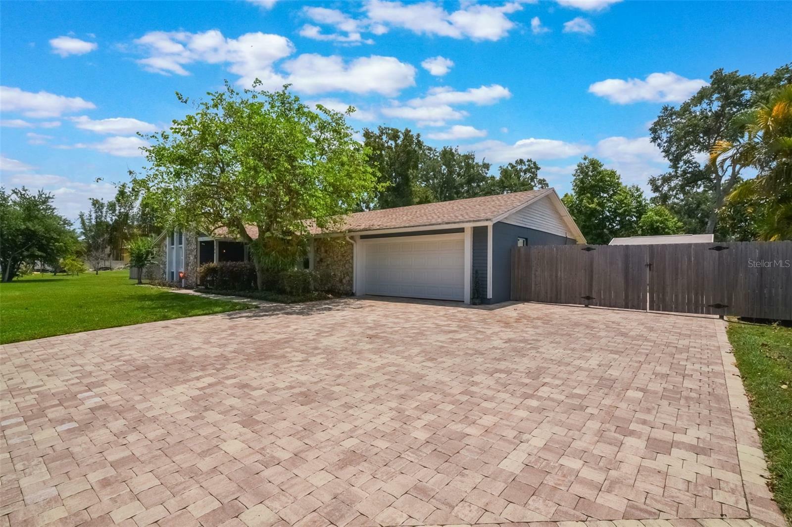 Property Photo: 704 Tangerine Court FL 34787