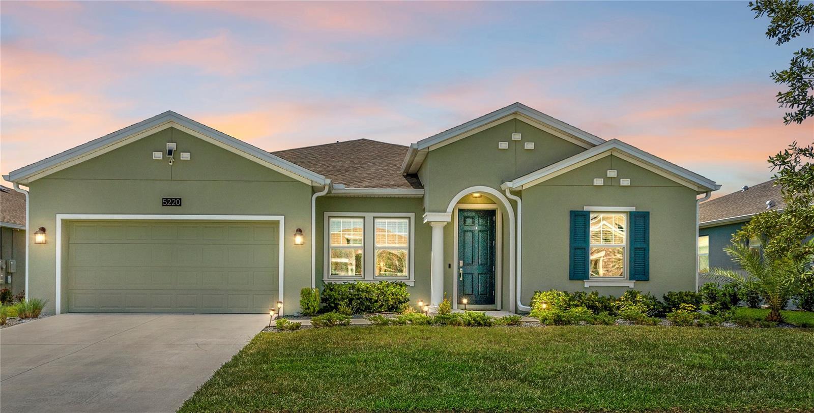Property Photo:  5220 Red Coral Circle  FL 32757 