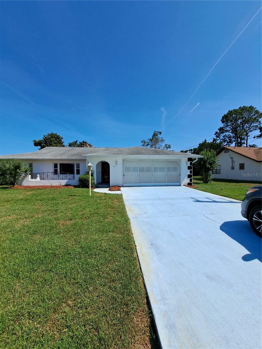 Property Photo: 22 Fleetwood Drive FL 32137