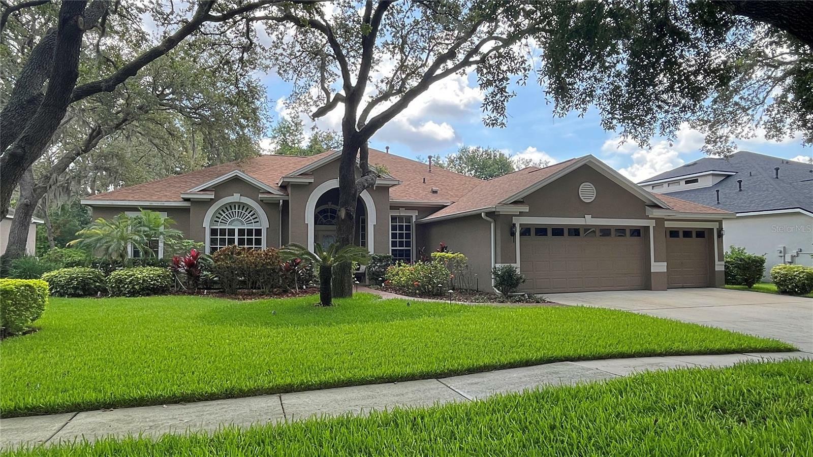 5704 Eaglemount Circle  Lithia FL 33547 photo