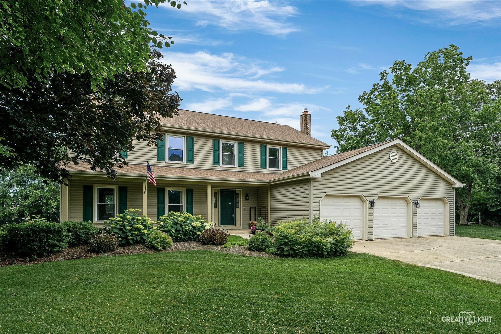 Property Photo: 140 Crystal Lane IL 60103