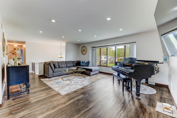 Property Photo: 300 Milburn Avenue IL 60417