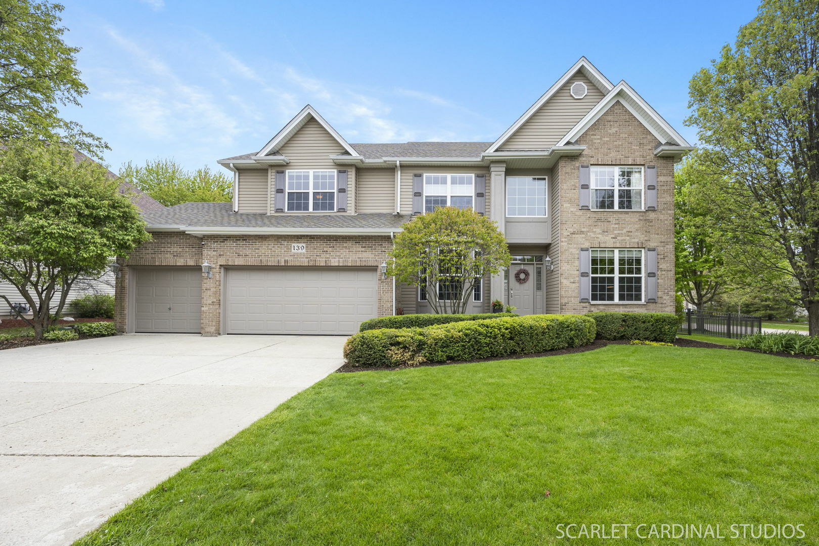 Property Photo:  139 Pineridge Drive S  IL 60543 