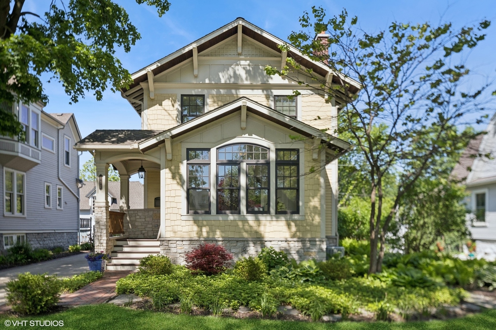 Property Photo: 332 S Stone Avenue IL 60525