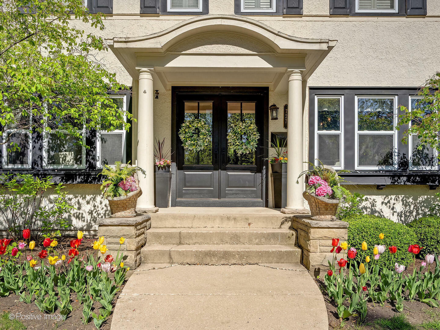 Property Photo:  727 N Catherine Avenue  IL 60526 