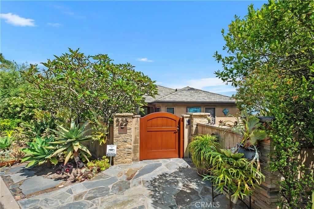 Property Photo: 535 High Dr CA 92651