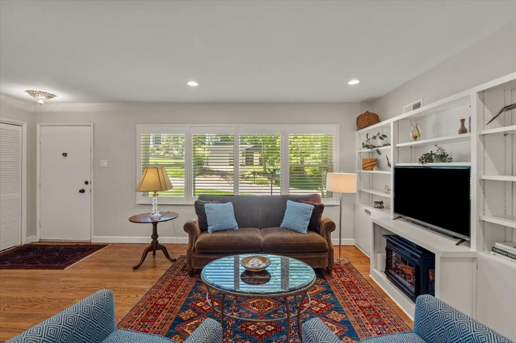Property Photo: 104 S Brent Avenue MO 63122