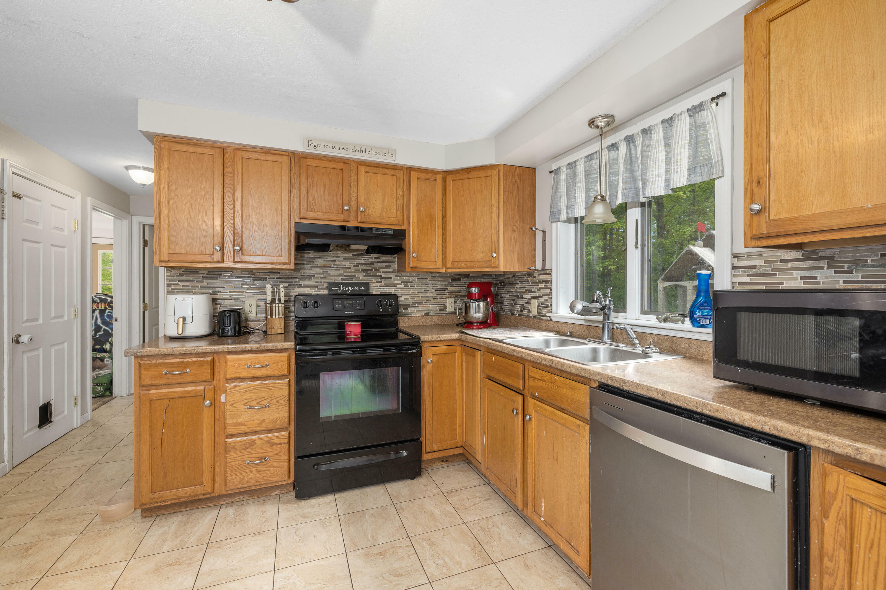 Property Photo: 24 Ashmont Street ME 04073