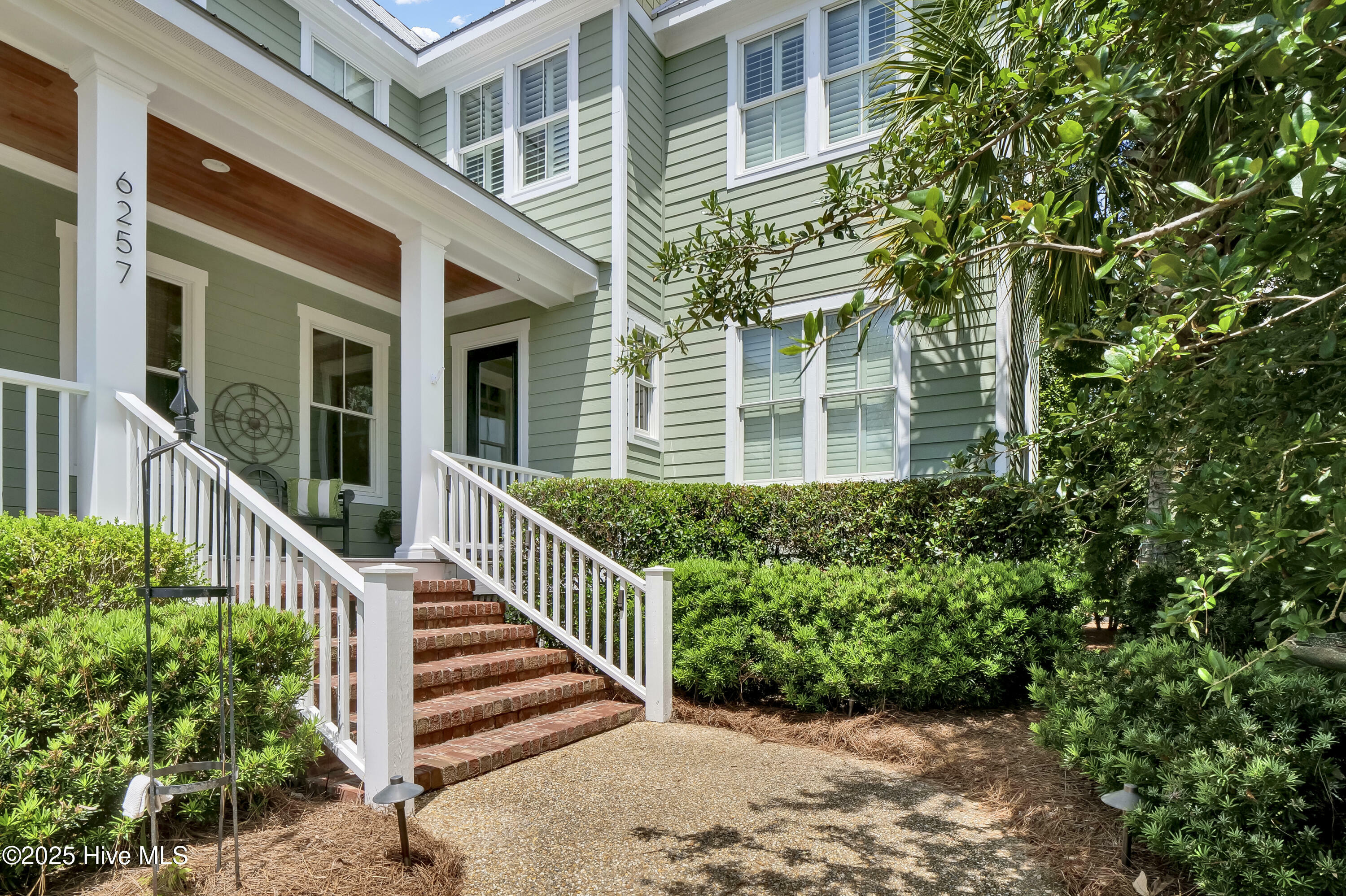 Property Photo: 6257 Chalfont Circle NC 28405