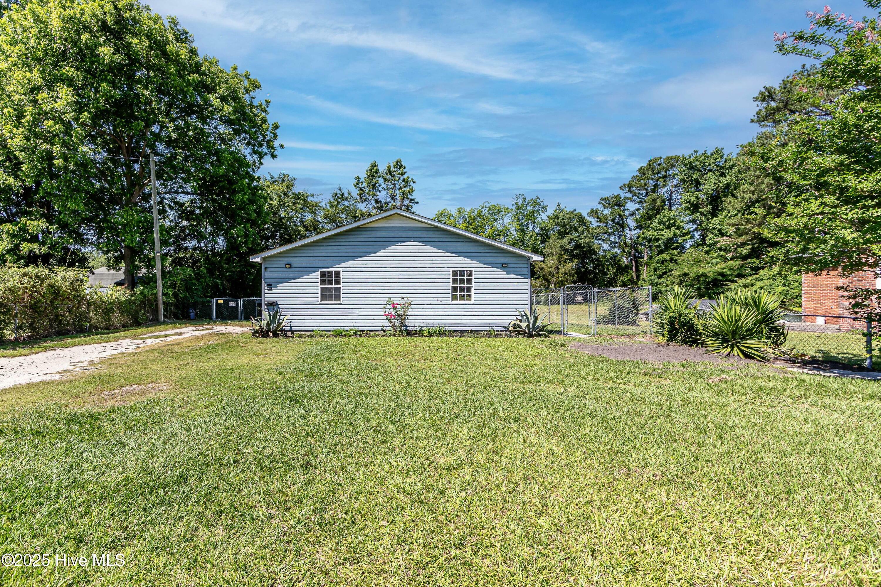 Property Photo: 105 Queens Road NC 28540