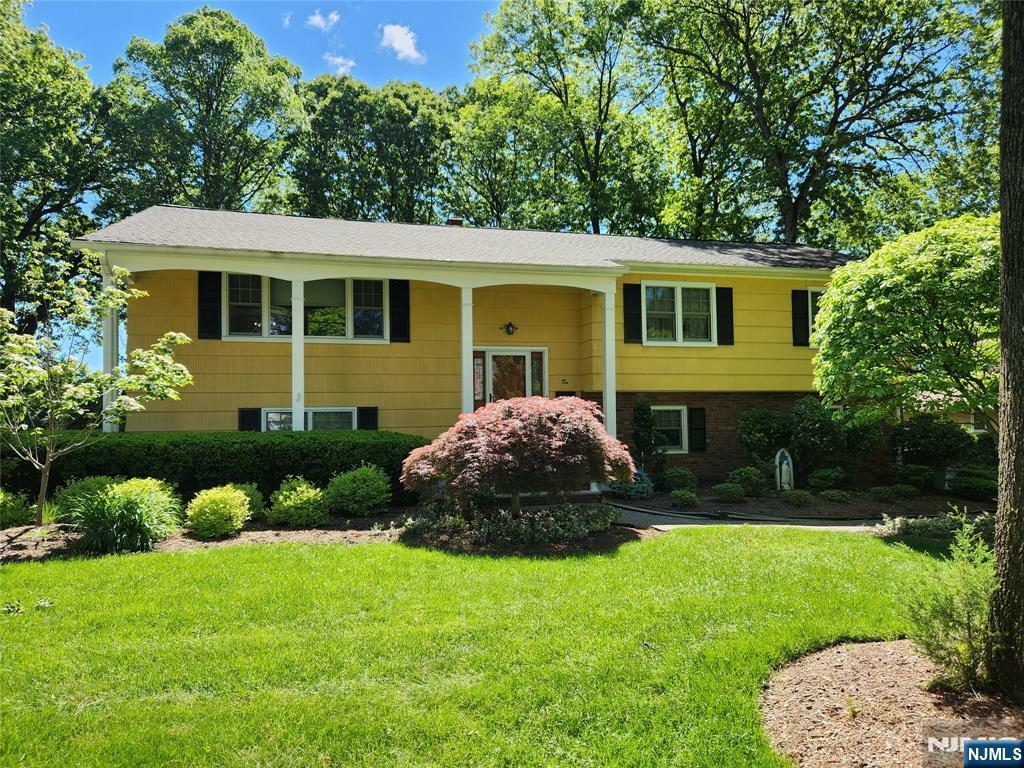 10 Lyncrest Drive  Paramus NJ 07652 photo