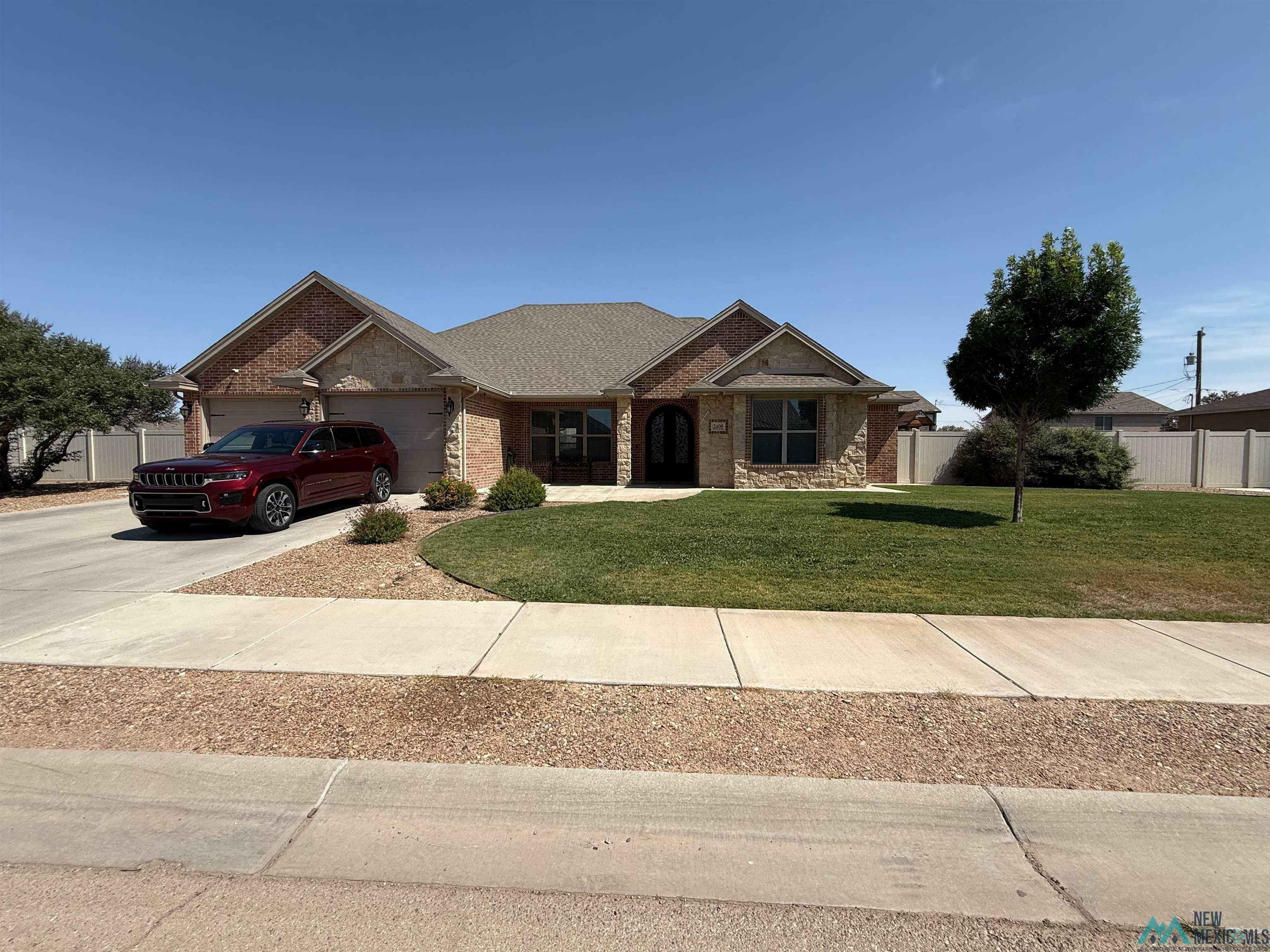 Property Photo: 2408 W Mann Ave Avenue NM 88210