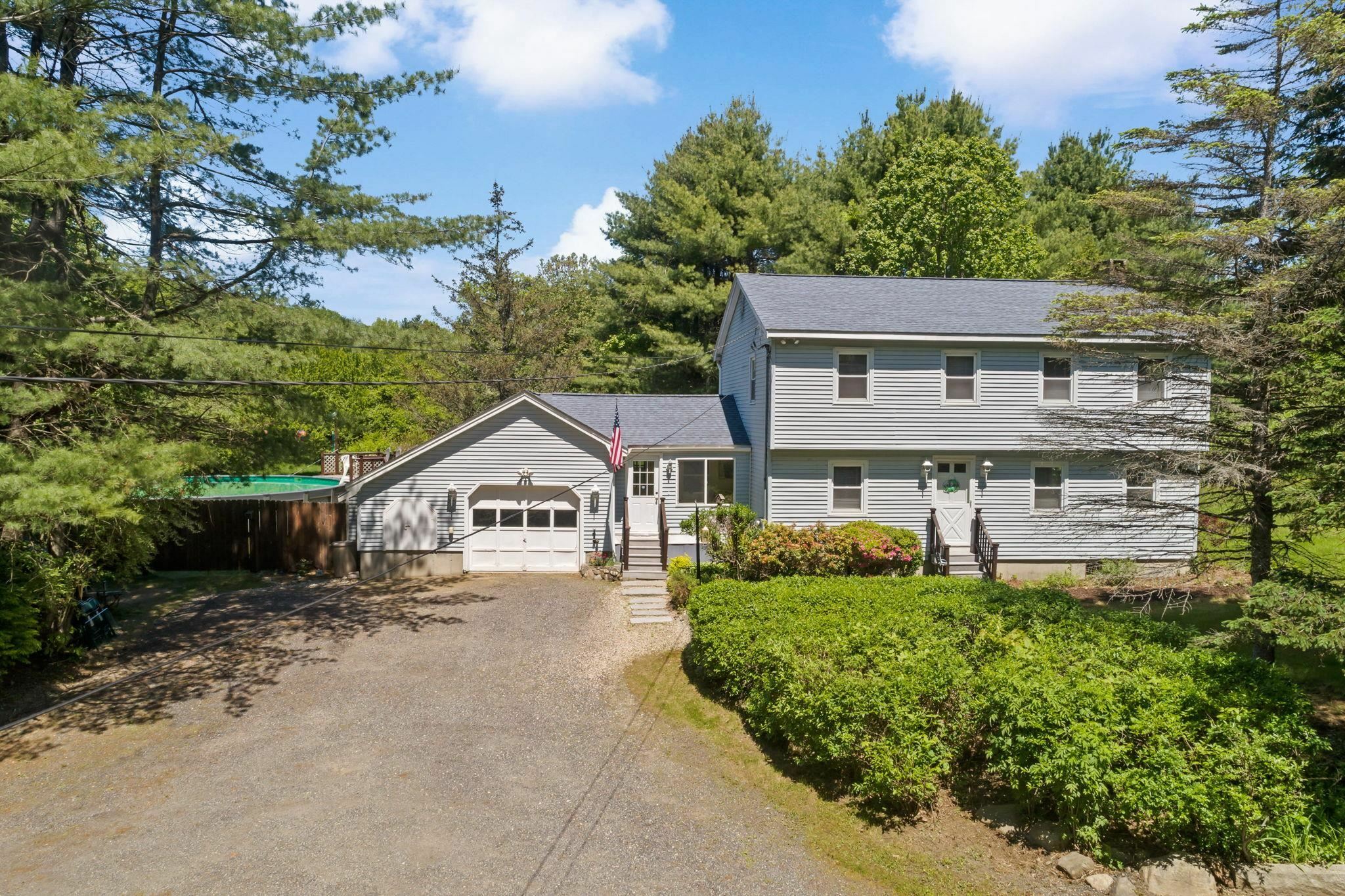 Property Photo: 152 Coffin Road NH 03042