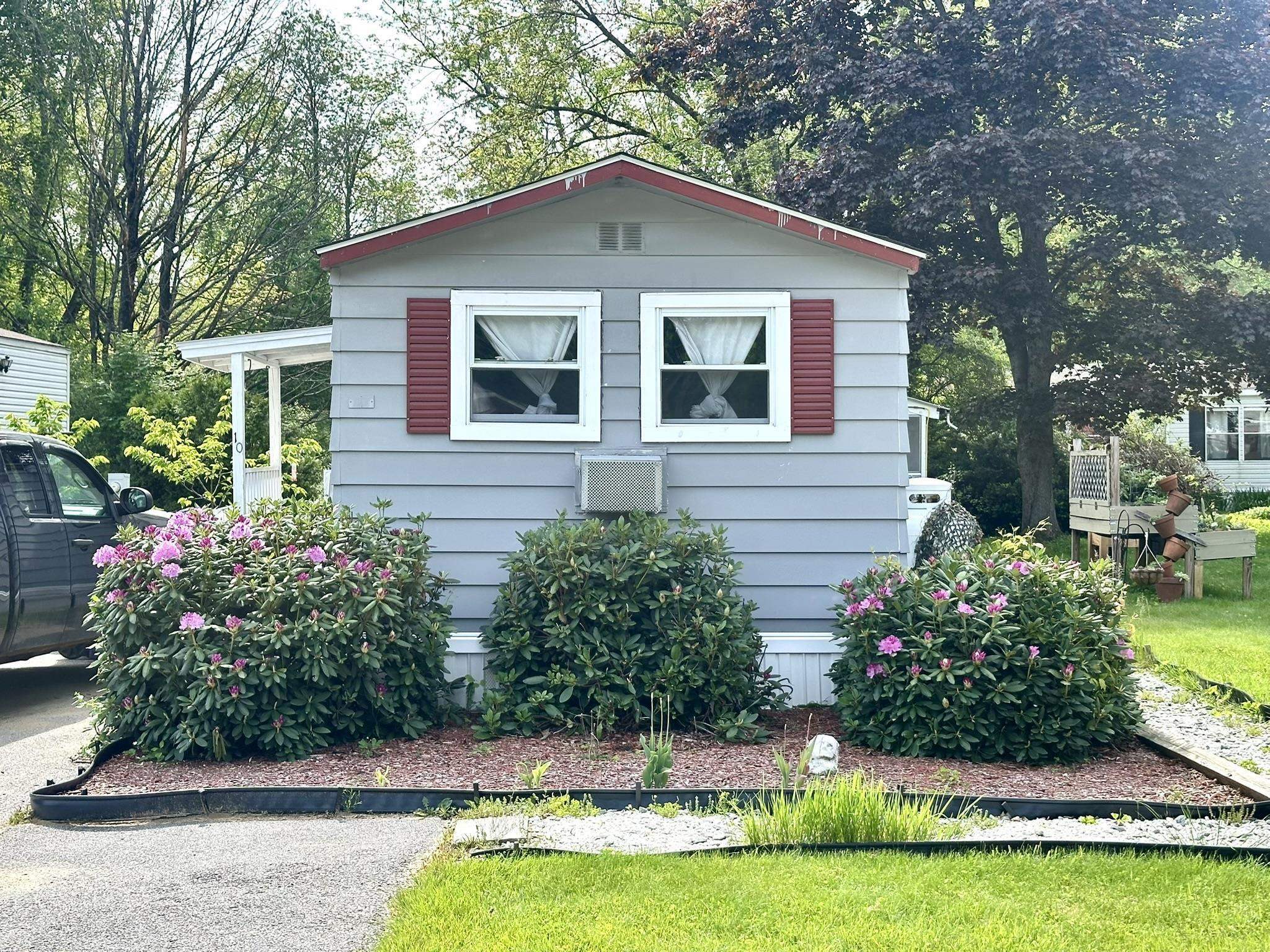 Property Photo: 10 Starling Street NH 03431