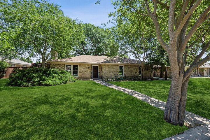 Property Photo: 2310 Bengal Lane TX 75023